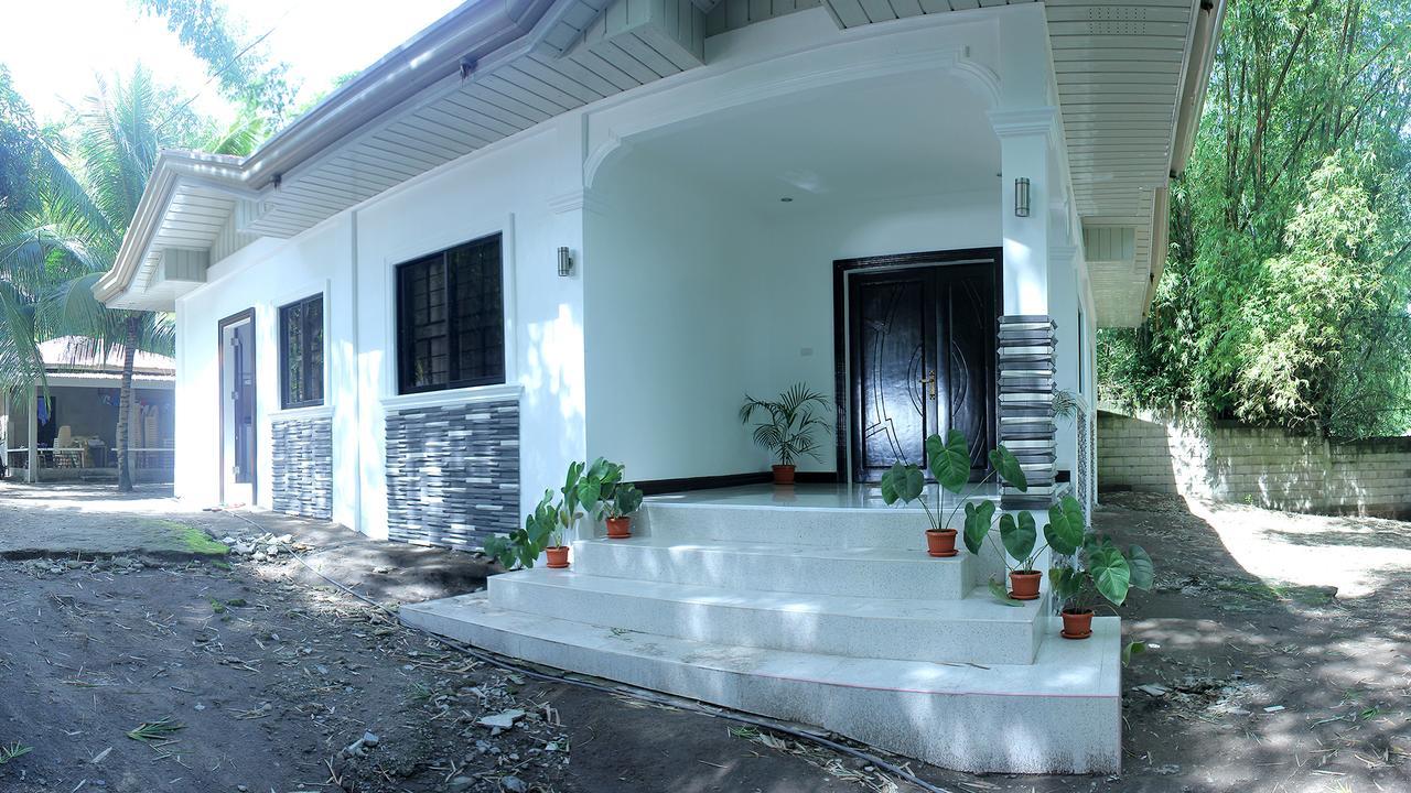 Hanella'S Place Bacong  Exterior photo