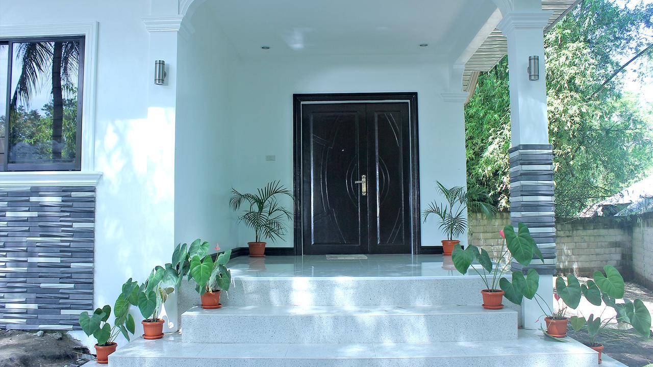 Hanella'S Place Bacong  Exterior photo